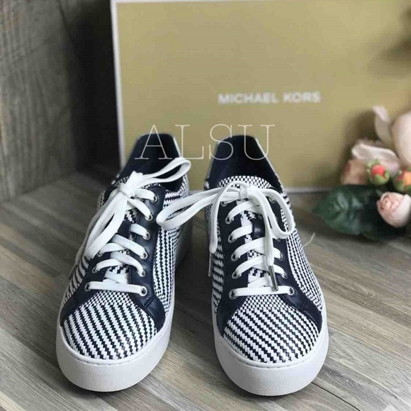 NWT Michael Kors Poppy Lace Up Diagonal Weave Navy - Picture 5 of 8